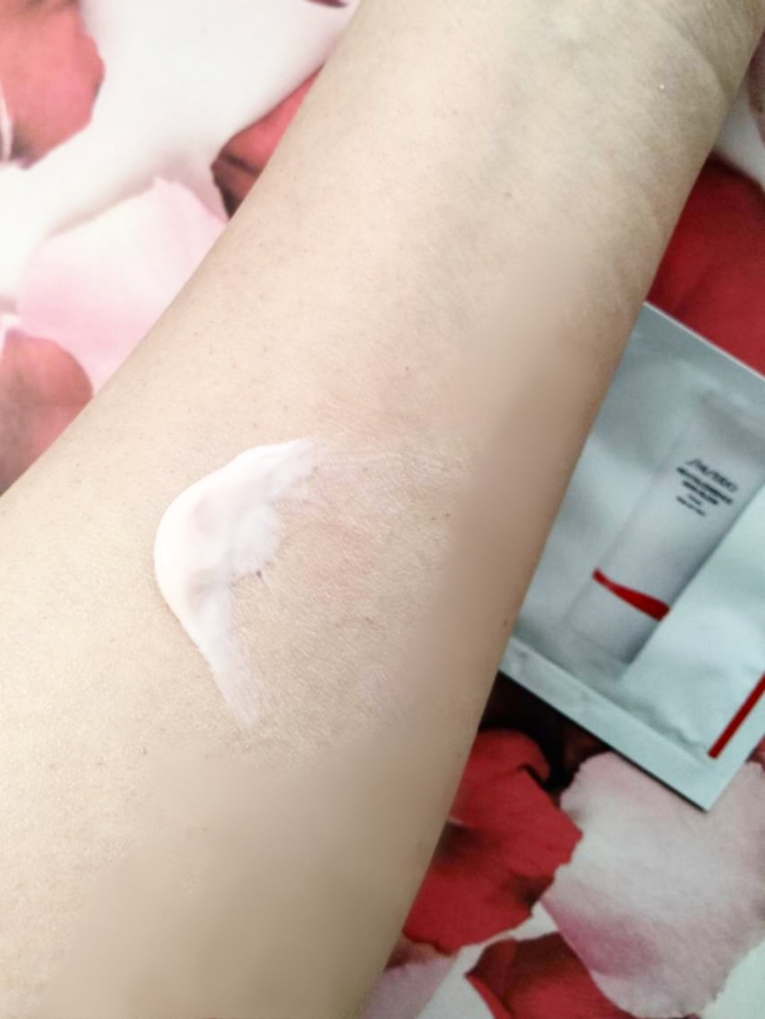 エッセンス スキングロウ ファンデーション/SHISEIDO/リキッドファンデーションを使ったクチコミ（3枚目）