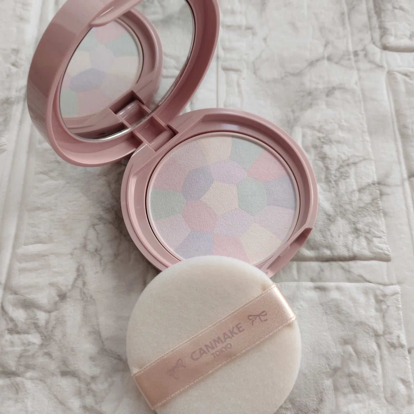 イルミネイティングフィニッシュパウダー ~Abloom~/キャンメイク/プレストパウダーを使ったクチコミ(4枚目)