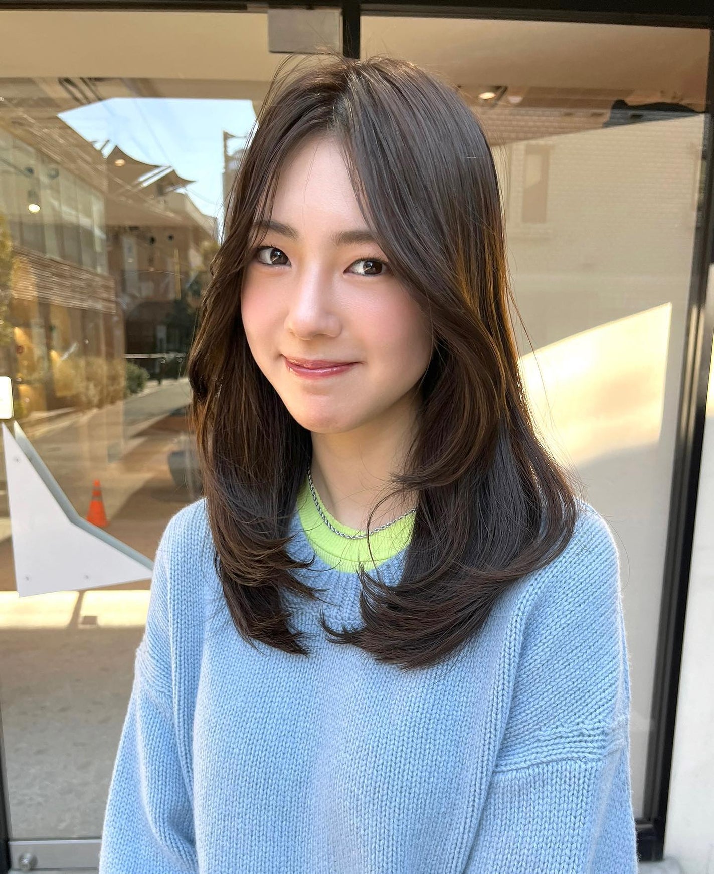 HARUNA on LIPS 「おしゃれなナチュラルヘア✨.韓国っぽく🌟たっぷりレイヤーで簡単..」(3枚目)