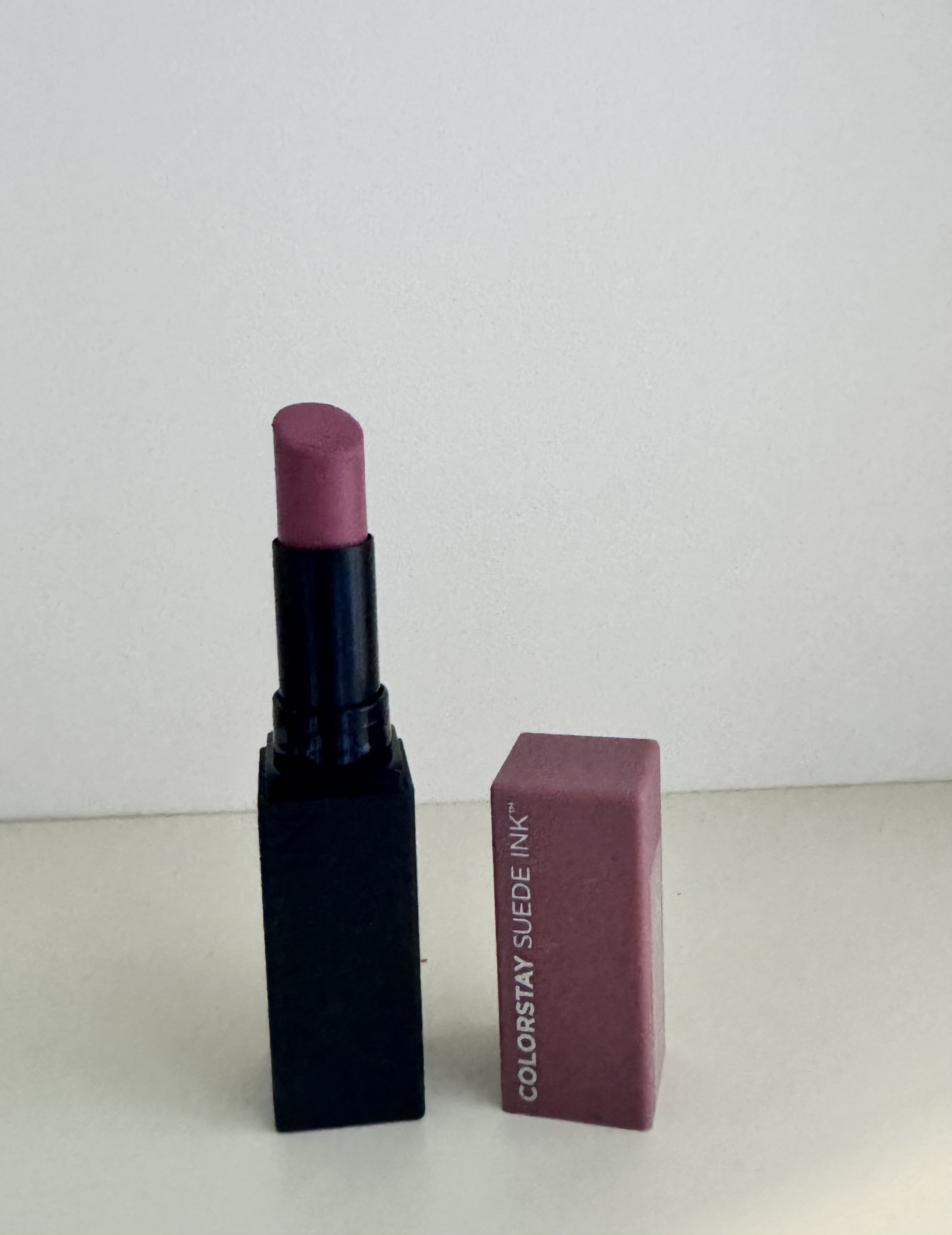 レブロン カラーステイ スウェード インク リップスティック 008 ザット ガール/REVLON/口紅を使ったクチコミ（2枚目）