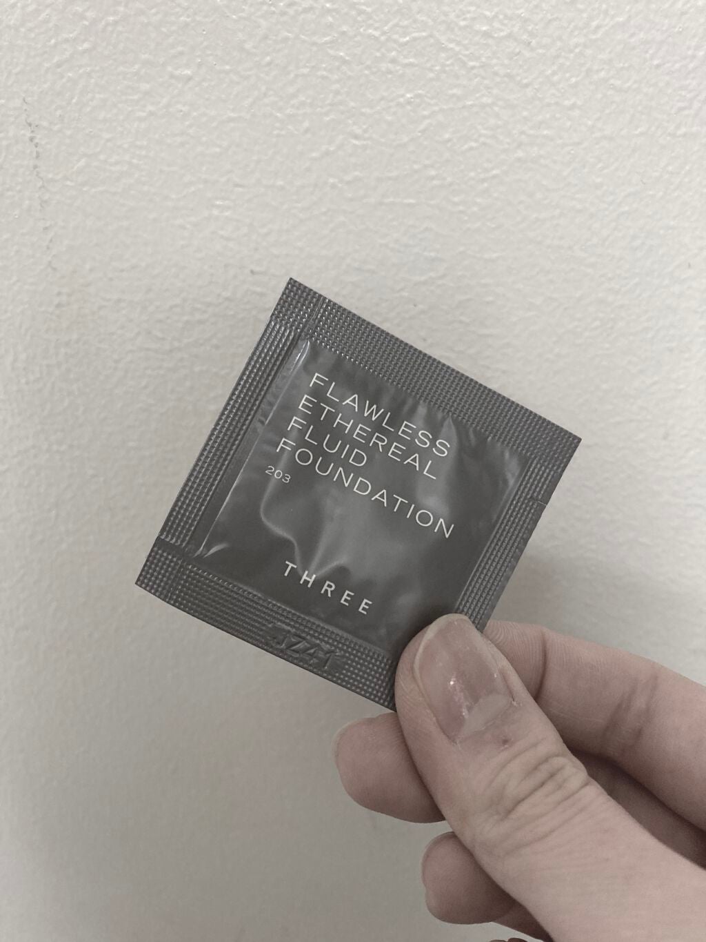 フローレスエシリアル フルイド ファンデーション/THREE/リキッドファンデーションを使ったクチコミ(1枚目)