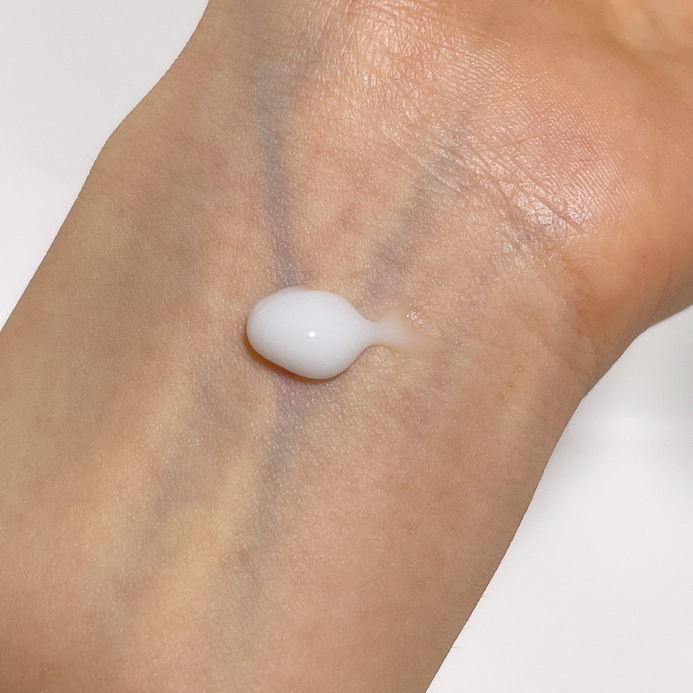 イクモアキュートミルキィオイル/iqumore/ヘアオイルを使ったクチコミ(3枚目)