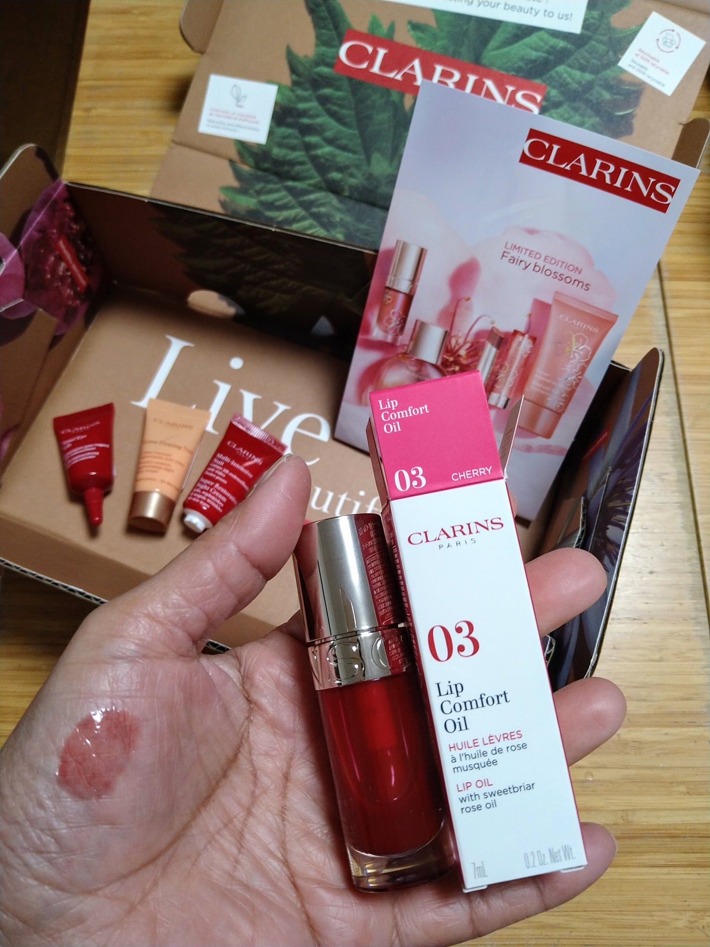 リップコンフォートオイル/CLARINS/リップグロスを使ったクチコミ(2枚目)
