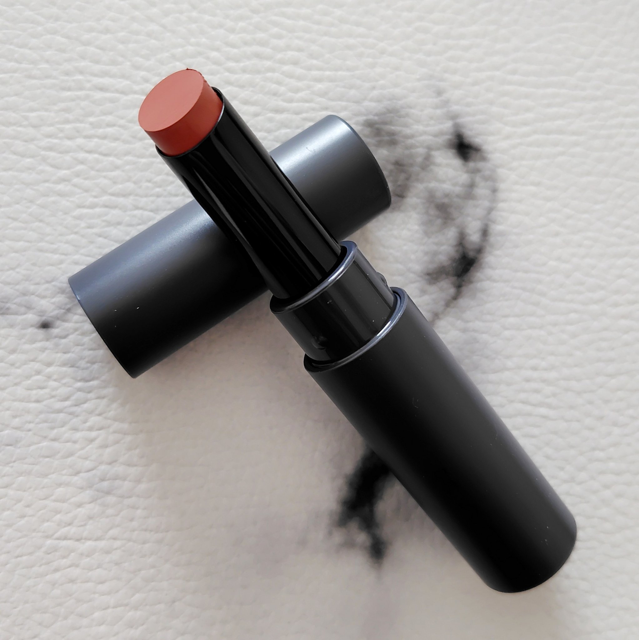 スチームマットヌードリップ EX-3 ピンクブラウン系【新月のエスプレッソ】/KATE/口紅を使ったクチコミ（2枚目）