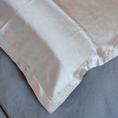 COCOSILK シルク枕カバーのクチコミ「SEAWIND
シルク枕カバー

トップクラス6Aランクのシルクを使用した
滑らかな肌触りの枕.....」（2枚目）