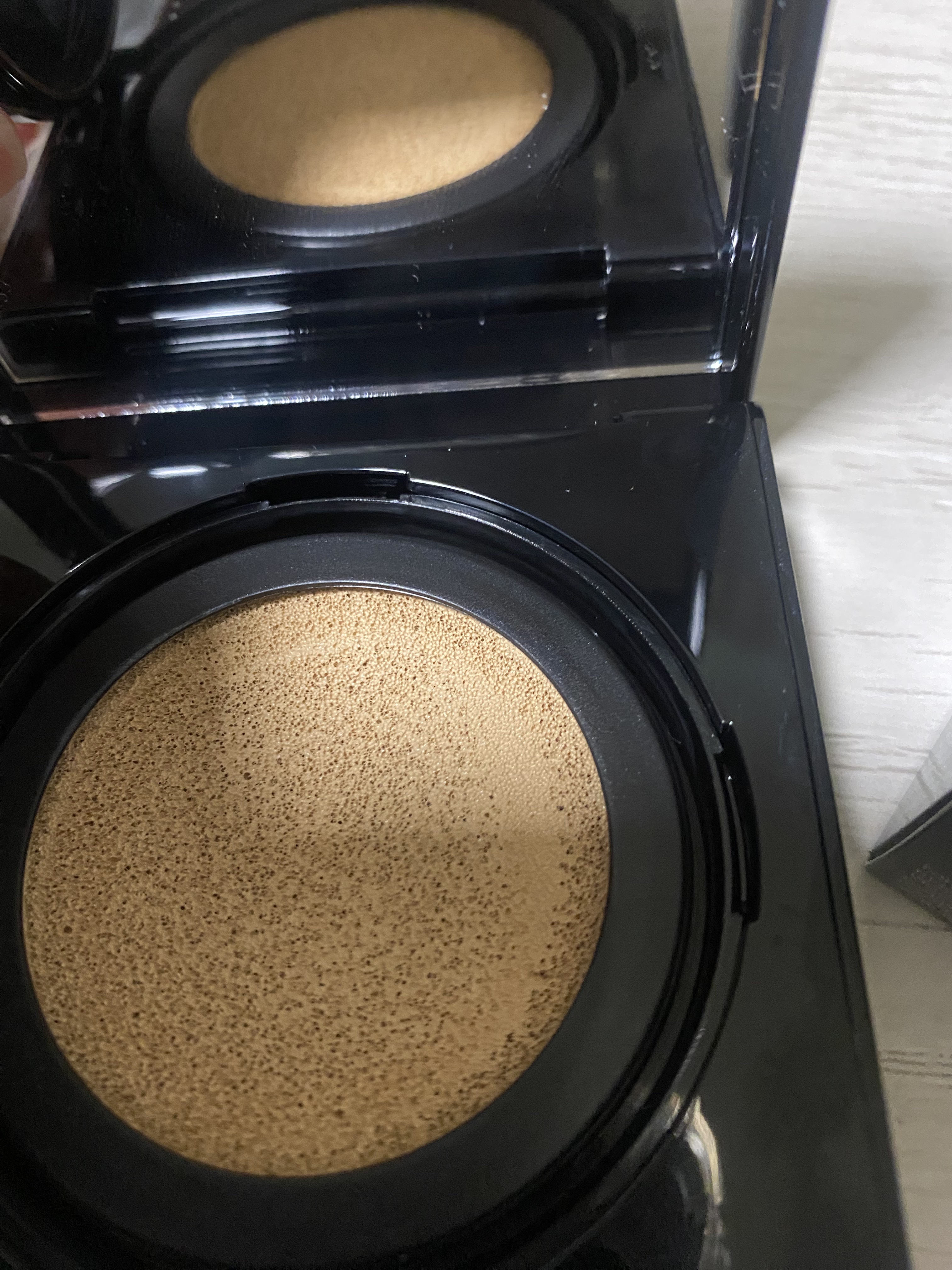 プリズム・リーブル・スキンケアリング・グロウ・クッション/GIVENCHY/クッションファンデーションを使ったクチコミ（2枚目）