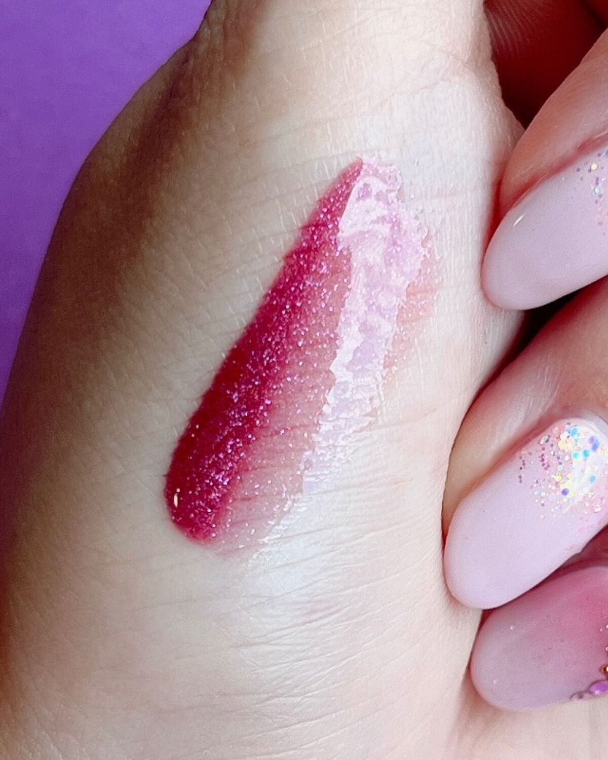 小針桃奈 on LIPS 「.唇に銀河できたので今年の夏は優勝です💫▷REVLON ..」(3枚目)