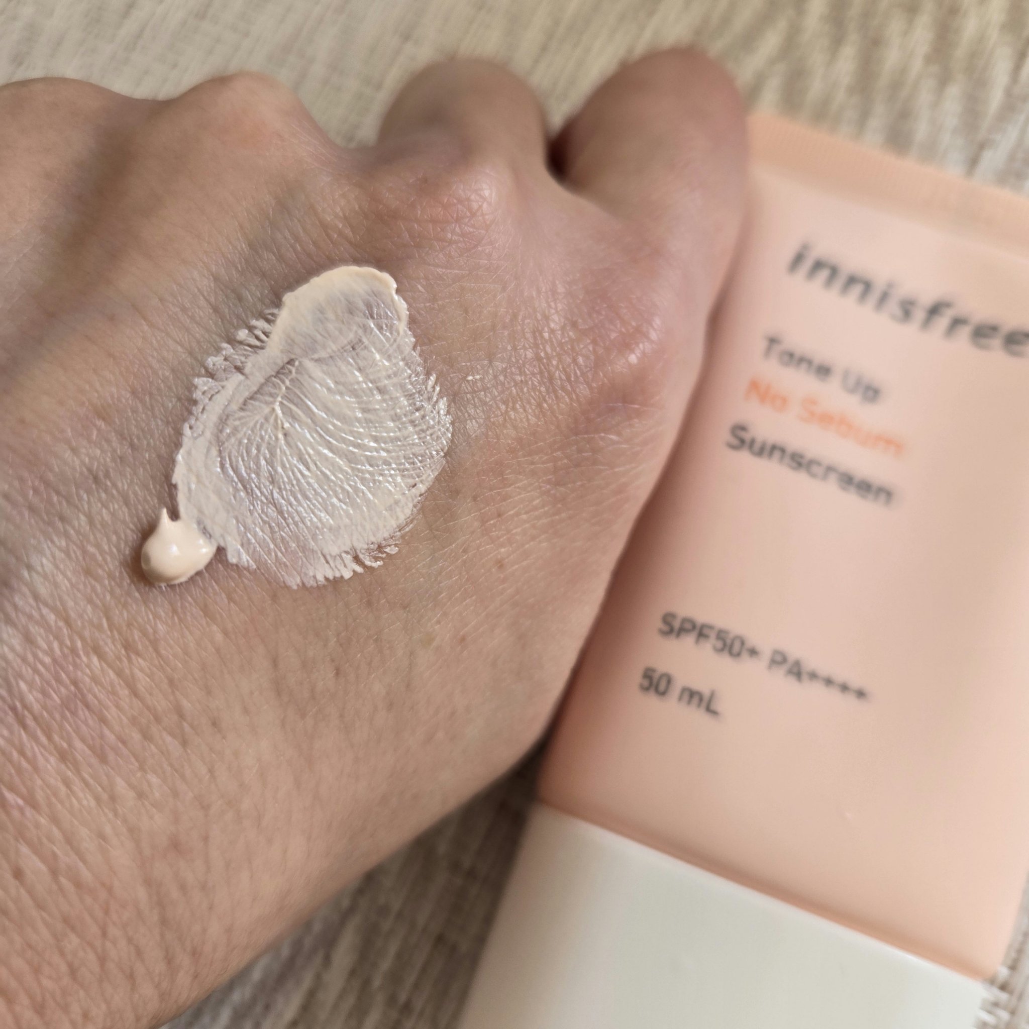 innisfree トーンアップ ノーセバム サンスクリーン SPF50+ PA++++のクチコミ「innisfree
トーンアップ ノーセバム サンスクリーン SPF50+ PA++++

人.....」（1枚目）