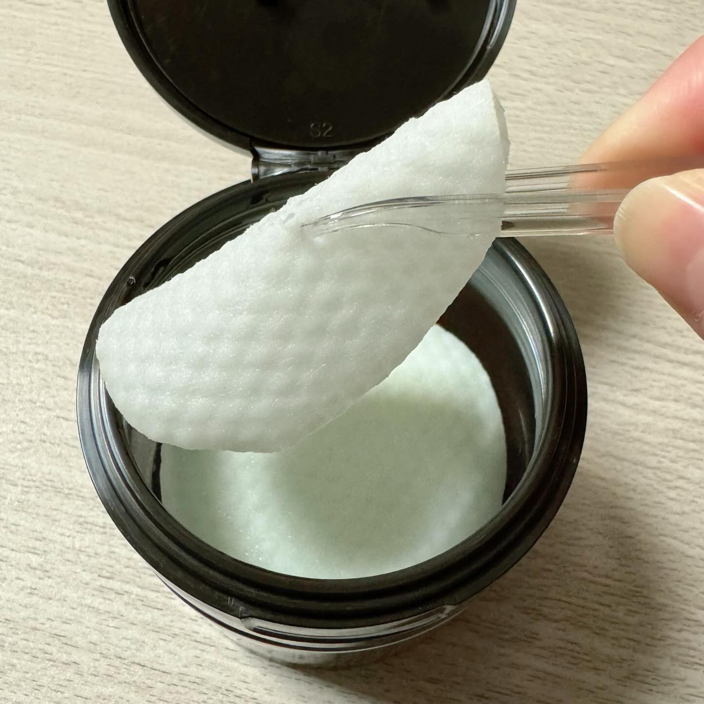 ブルーブライトピーリングパッド/EMROSÉ/トナーパッドを使ったクチコミ（3枚目）