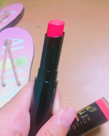 サンキューマート マットリップスティックのクチコミ「サンキューマートのマットリップ💄
このピンクに惹かれて買いました！

いい所
・とにかく発色が.....」（2枚目）