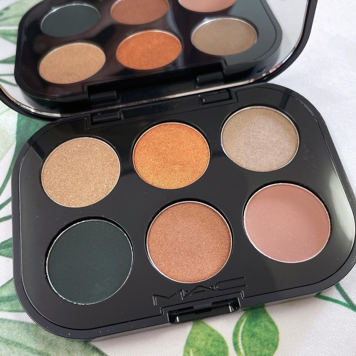 コネクト イン カラー アイシャドウ パレット × 6 ブロンズ インフルエンス/M・A・C/アイシャドウパレットを使ったクチコミ（3枚目）