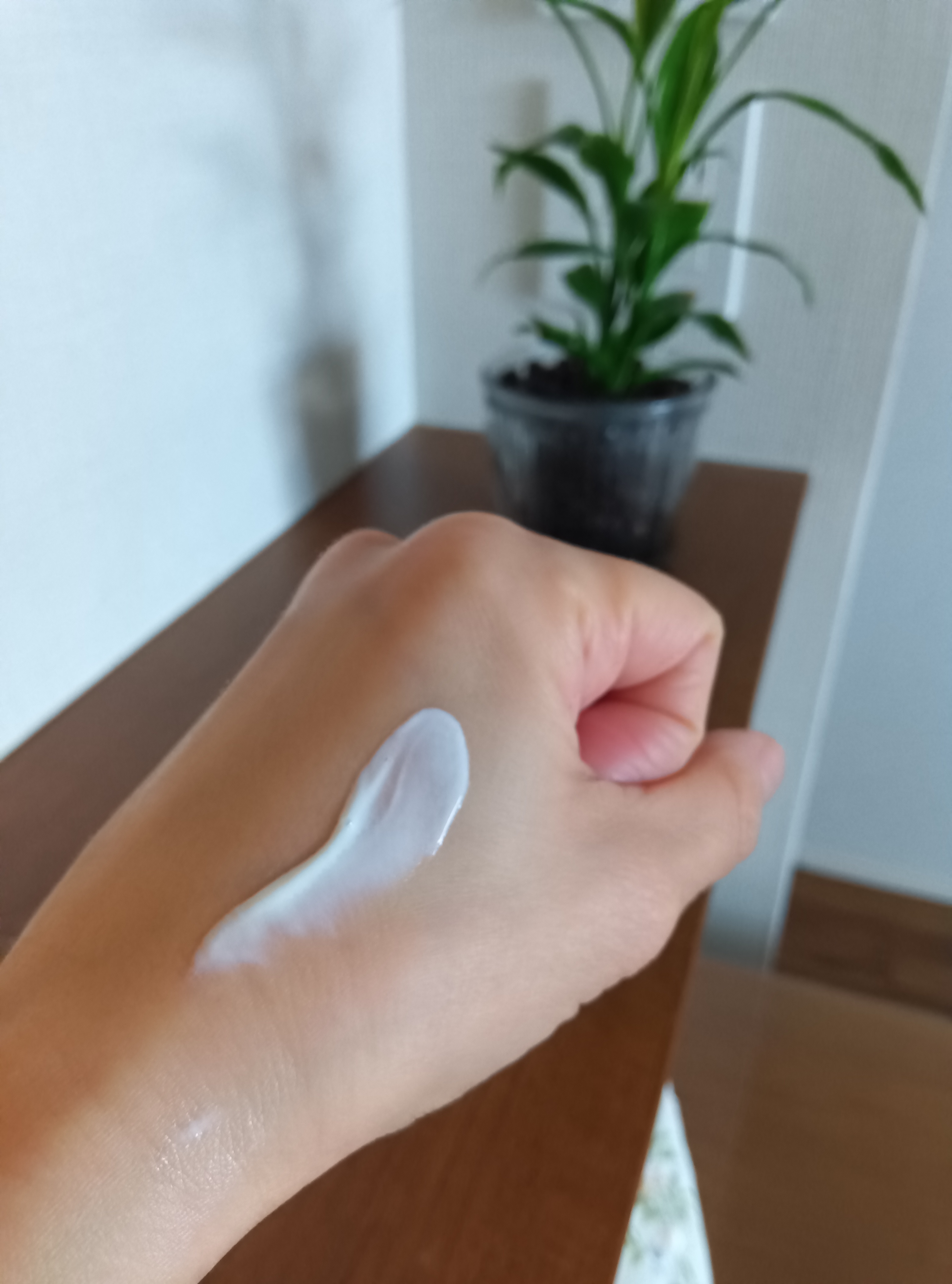 ヒアルーシカ ウォーターフィット サンセラム/SKIN1004/日焼け止めローションを使ったクチコミ（3枚目）