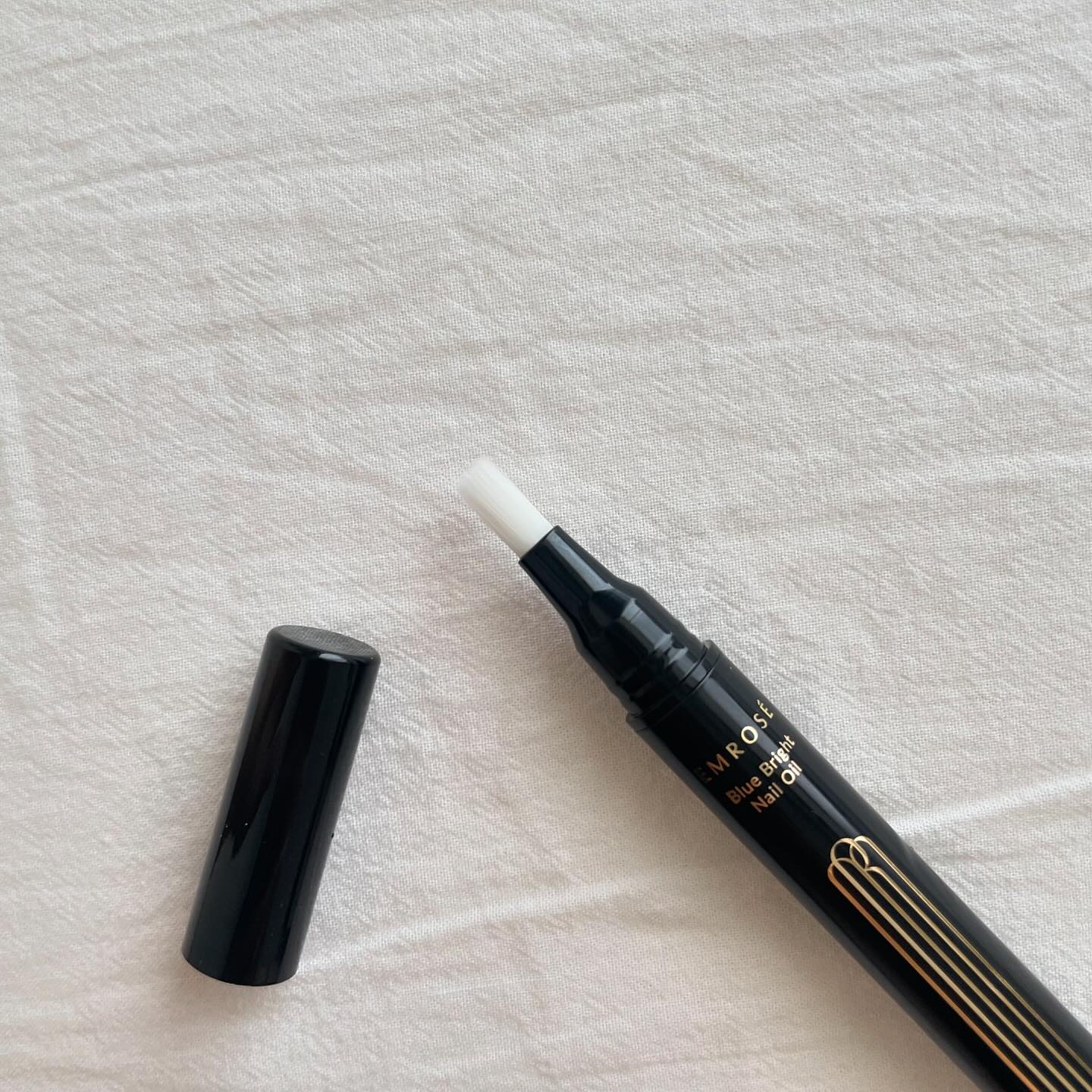 ブルーブライトネイルオイル/EMROSÉ/ネイルオイル・トリートメントを使ったクチコミ（1枚目）