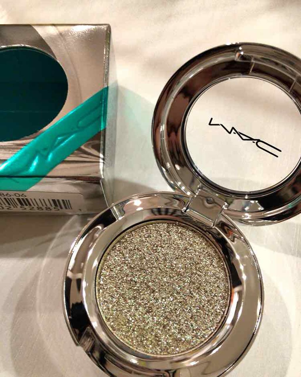 シャイニー プリティ シャドウ/M・A・C/単色アイシャドウを使ったクチコミ（1枚目）