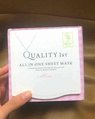 2000〜で50枚はいってるので、1枚40円。
なので、コスパはいいと思います。
他に二種類あるので、それらの匂いはわかりませんが、このピンクのパッケージのものは、花っぽい匂いです。私は好きな匂いですが