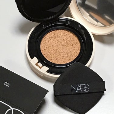 ピュアラディアントプロテクション アクアティックグロー クッションファンデーション SPF50+／PA+++ 00511/NARS/クッションファンデーションを使ったクチコミ（2枚目）