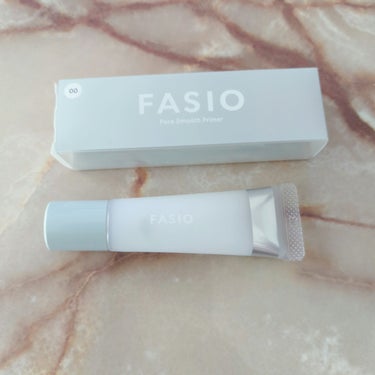 【使った商品】
FASIO　ポア スムース プライマー　00クリアホワイト

【商品の特徴】
つけた瞬間、毛穴レス。
テカリ・くずれを防ぎ、さらさら美肌がつづく部分用化粧下地。
さらっとのびて、
クリア