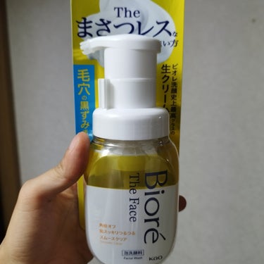 ビオレ　ザフェイス 泡洗顔料 スムースクリア　200ml　
毛穴の黒ずみ汚れに！

鼻のブラックヘッドが最近気になってきたので　
購入しました🤭

一回使っただけで鼻の黒ずみはきれいになったような気がし