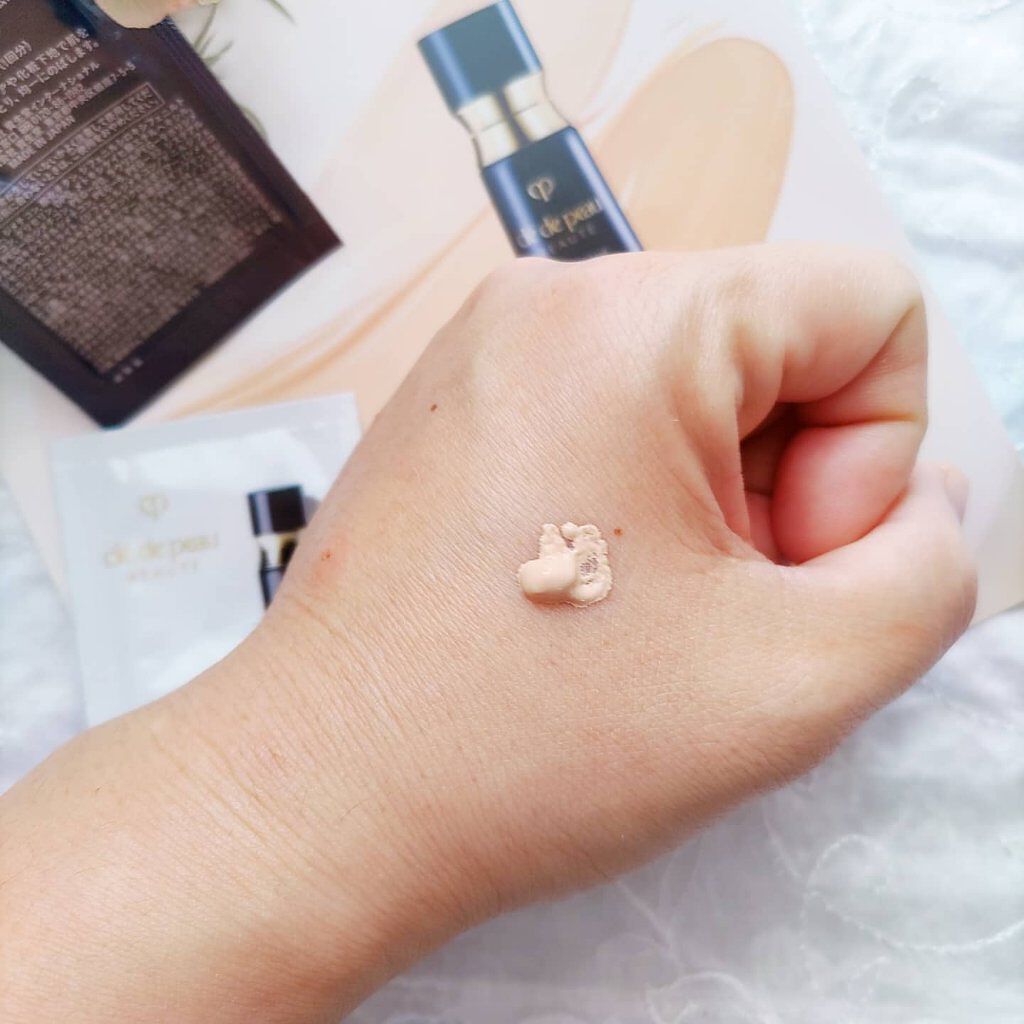 クレ・ド・ポー ボーテ タンクレームエクラn/クレ・ド・ポー ボーテ/クリーム・エマルジョンファンデーションを使ったクチコミ（2枚目）