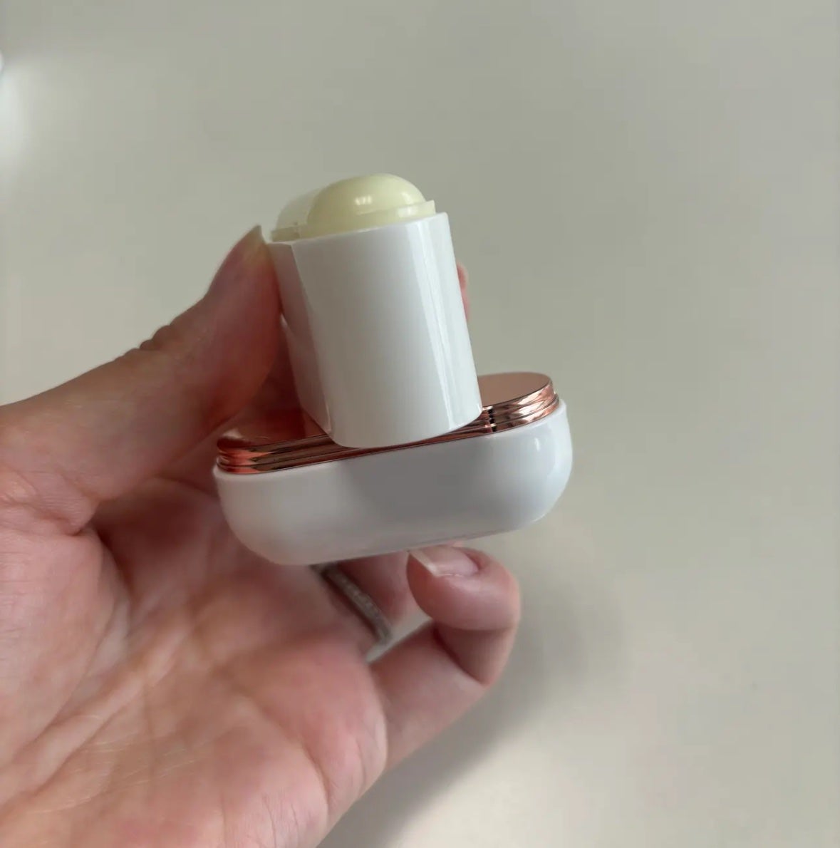 エアリーフィットサンスティック/KAHI/日焼け止めスティックを使ったクチコミ(2枚目)