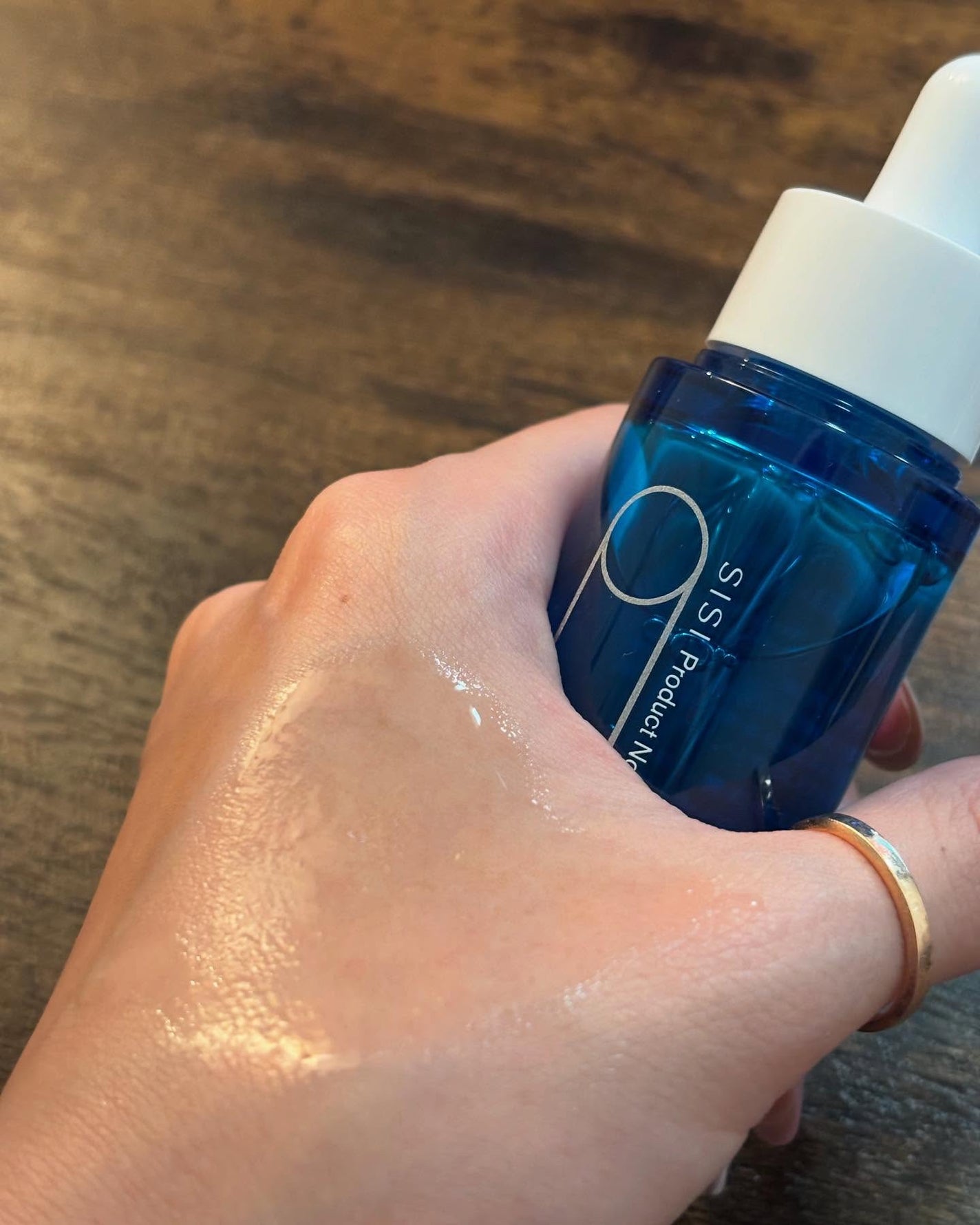 アイムユアヒーロー モイストピールケアセラム/SISI/美容液を使ったクチコミ(3枚目)