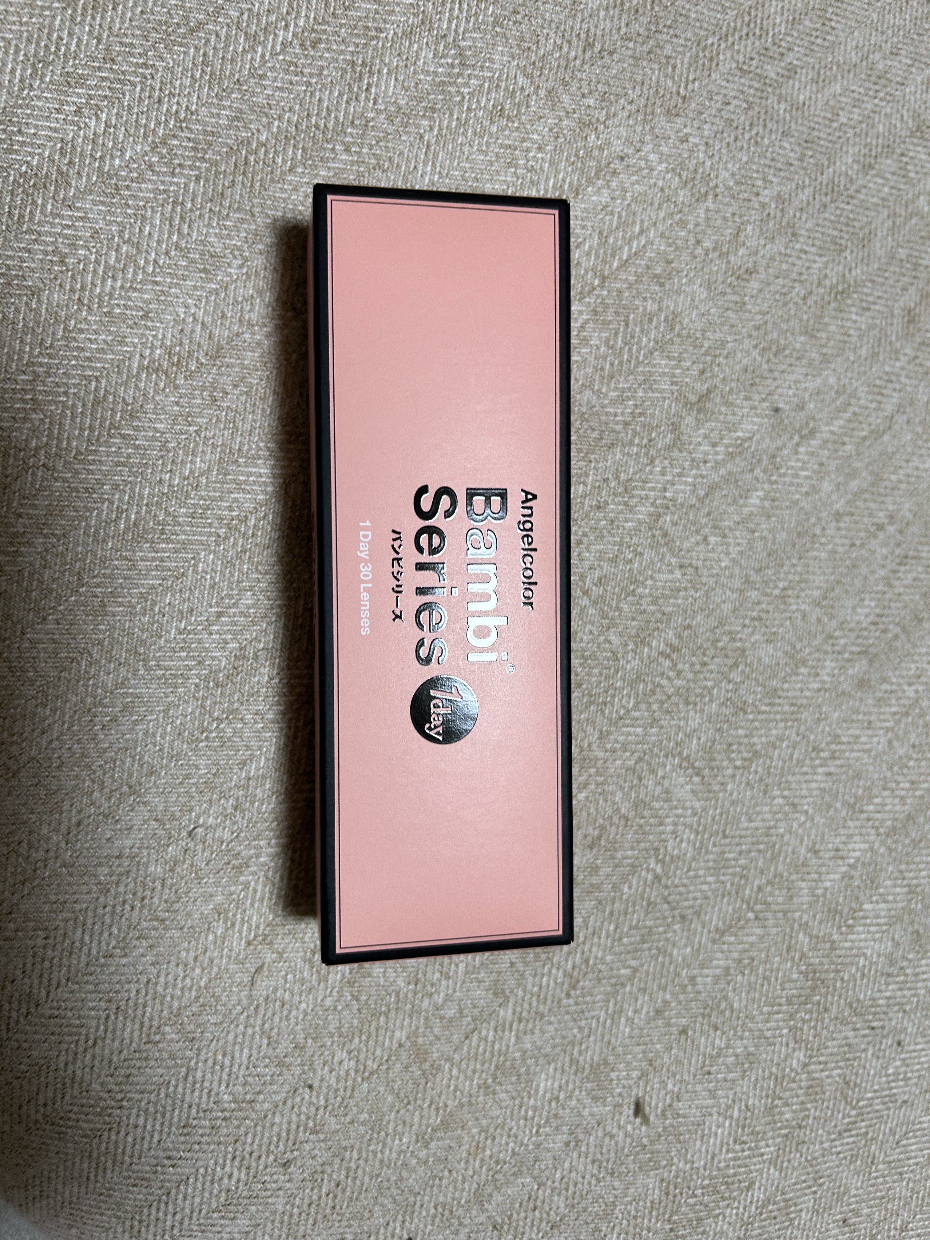 AngelColor
Angelcolor Bambi Series 1day
スワングレー

これ前回10枚入り買ったんだけど可愛いすぎて30枚入り買いました。私の勝負コンタクトです。本当に大きくて発色も良くてこんなに可愛いカラコン始めて