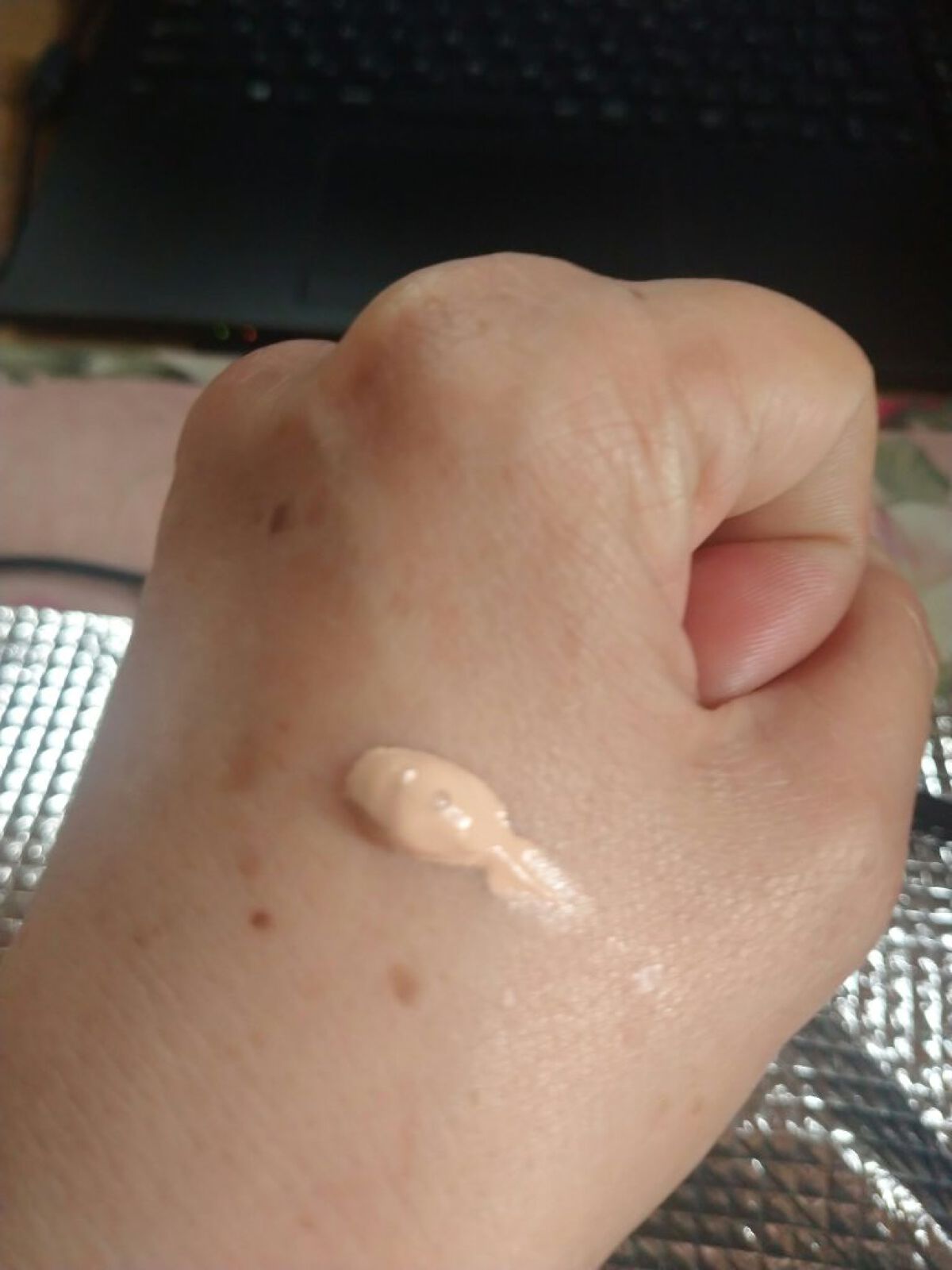 マットシフォン UVリキッドファンデ 02 ライトオークル(Light Ochre)/KiSS/リキッドファンデーションを使ったクチコミ（2枚目）