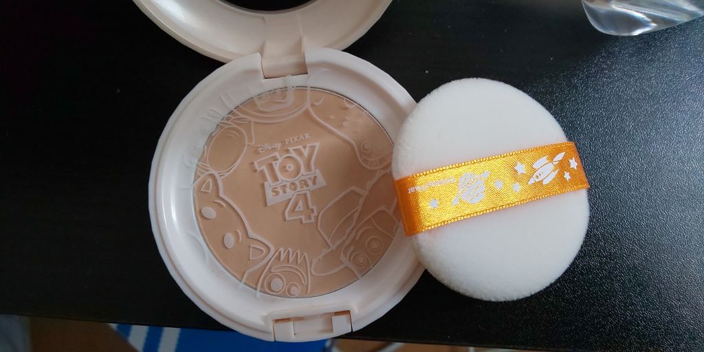 ミネラルBBパウダー EM（エンリッチモイスト）/毛穴パテ職人/プレストパウダーを使ったクチコミ（2枚目）