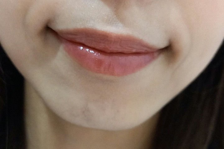 アンドバイロムアンド　グラッシーボムティント/&nd by rom&nd/リップティントを使ったクチコミ（3枚目）