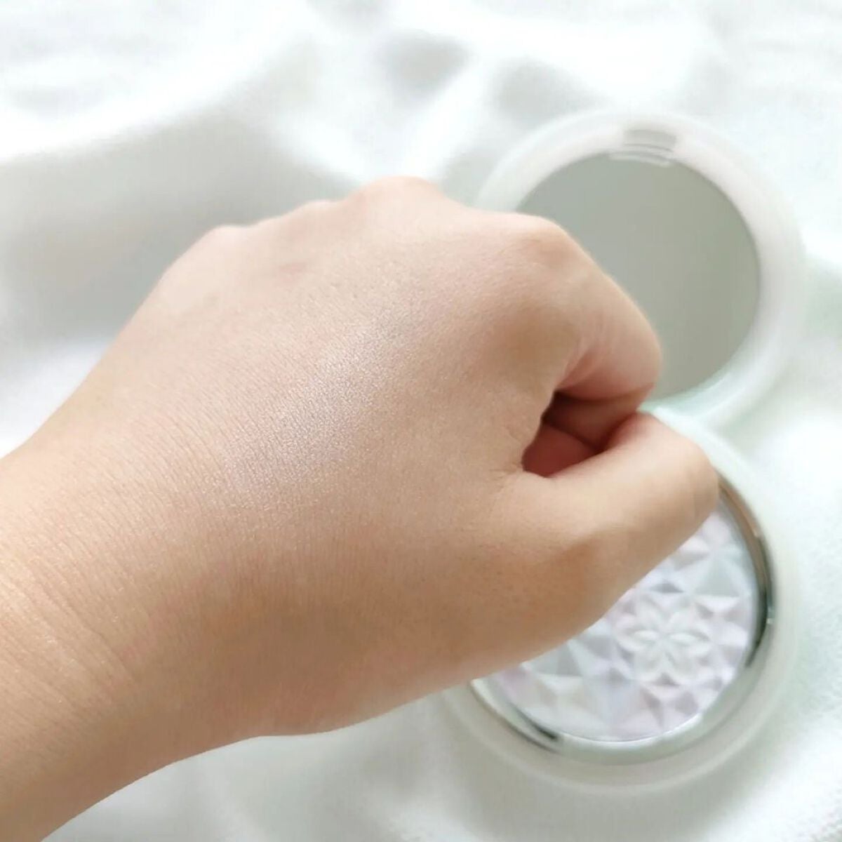 AQ オーラ リフレクター/DECORTÉ/プレストパウダーを使ったクチコミ(4枚目)