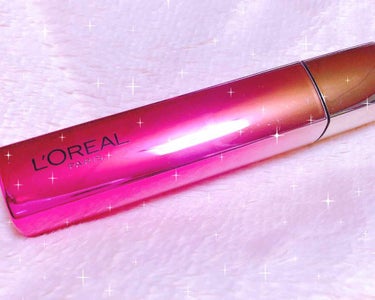 L'OREALのユイルカレス♡⃜

807のフューシャピンク💕
アプリケーターで色を見ると蛍光!?
と思ってしまいますが806のピンクより
濃めで少し紫よりの可愛いカラーです*ˊᵕˋ*


💘良いところ