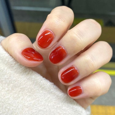 最近のジェルネイル💅🏻

コロナが流行る前はずっとネイルしていたのですが、それ以来全くやっていなかったので2年以上？ぶりのジェルネイルです🤭💕

というのも、爪が結構弱いのと、爪を日常生活で思ったより使