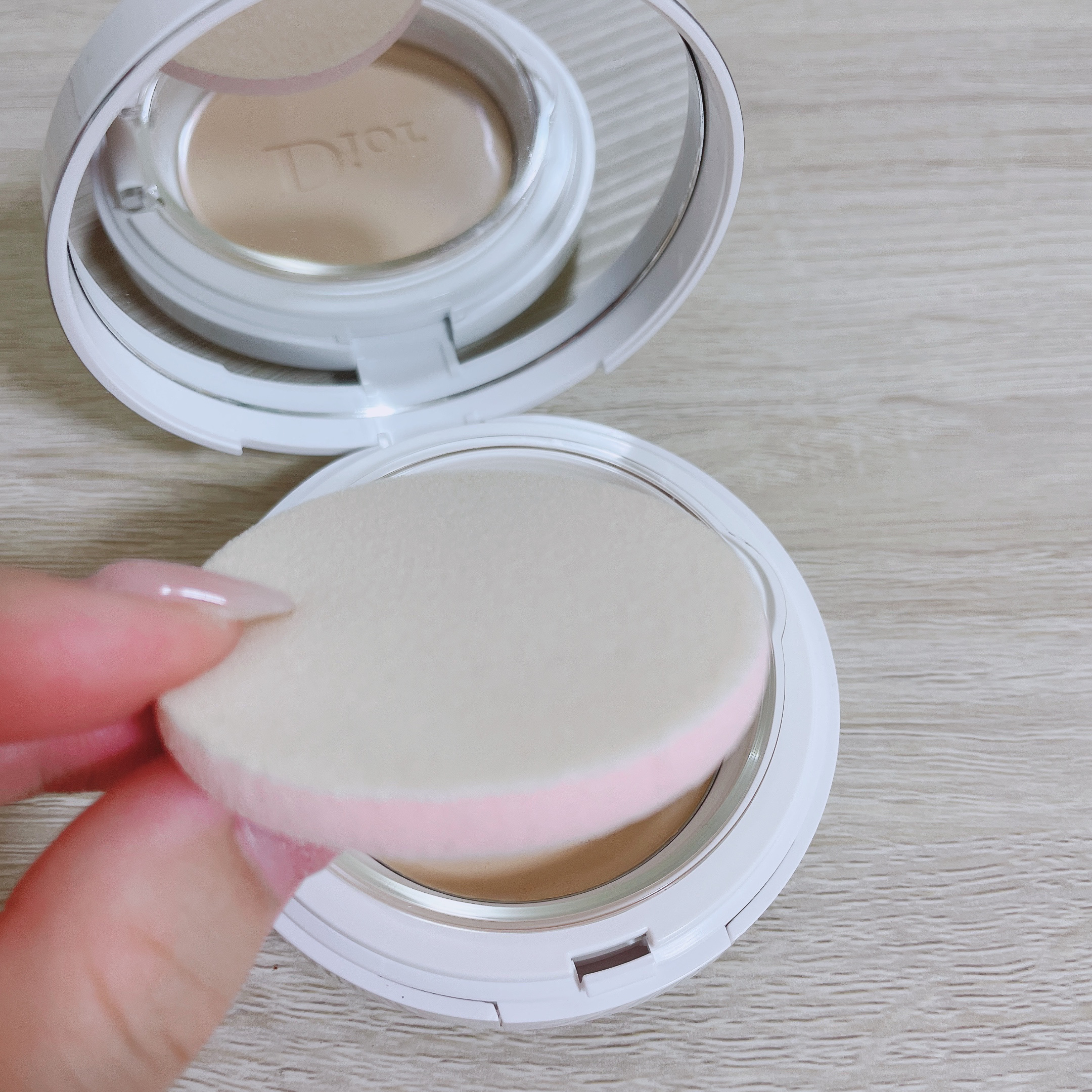 Dior スノーパーフェクト ライト コンパクトファンデーション／リフィル1CR スノー パーフェクト ライト コンパクト ファンデーション｜Dior