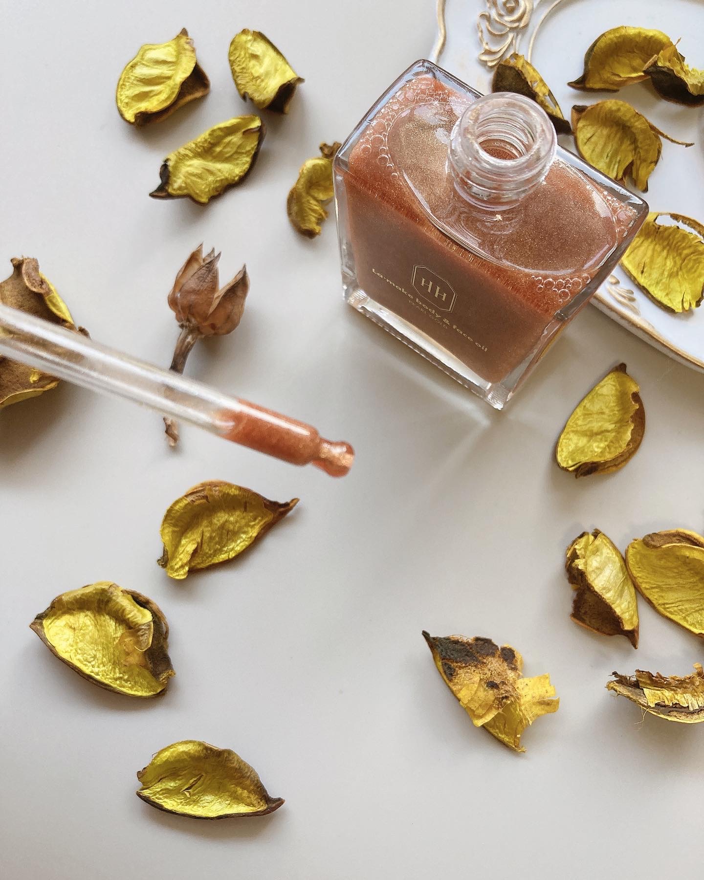 ラ・メイク ボディ&フェイスオイル #パールゴールド/H×H/ボディオイルを使ったクチコミ（3枚目）