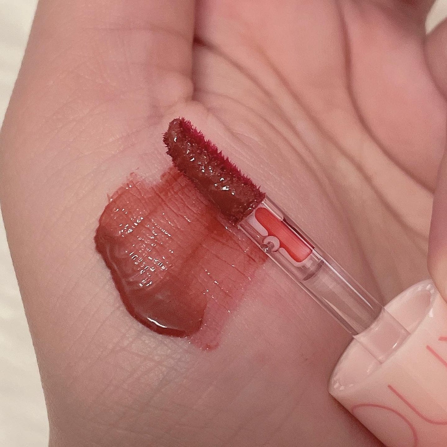 ジューシーラスティングティント/rom&nd/リップティントを使ったクチコミ(4枚目)