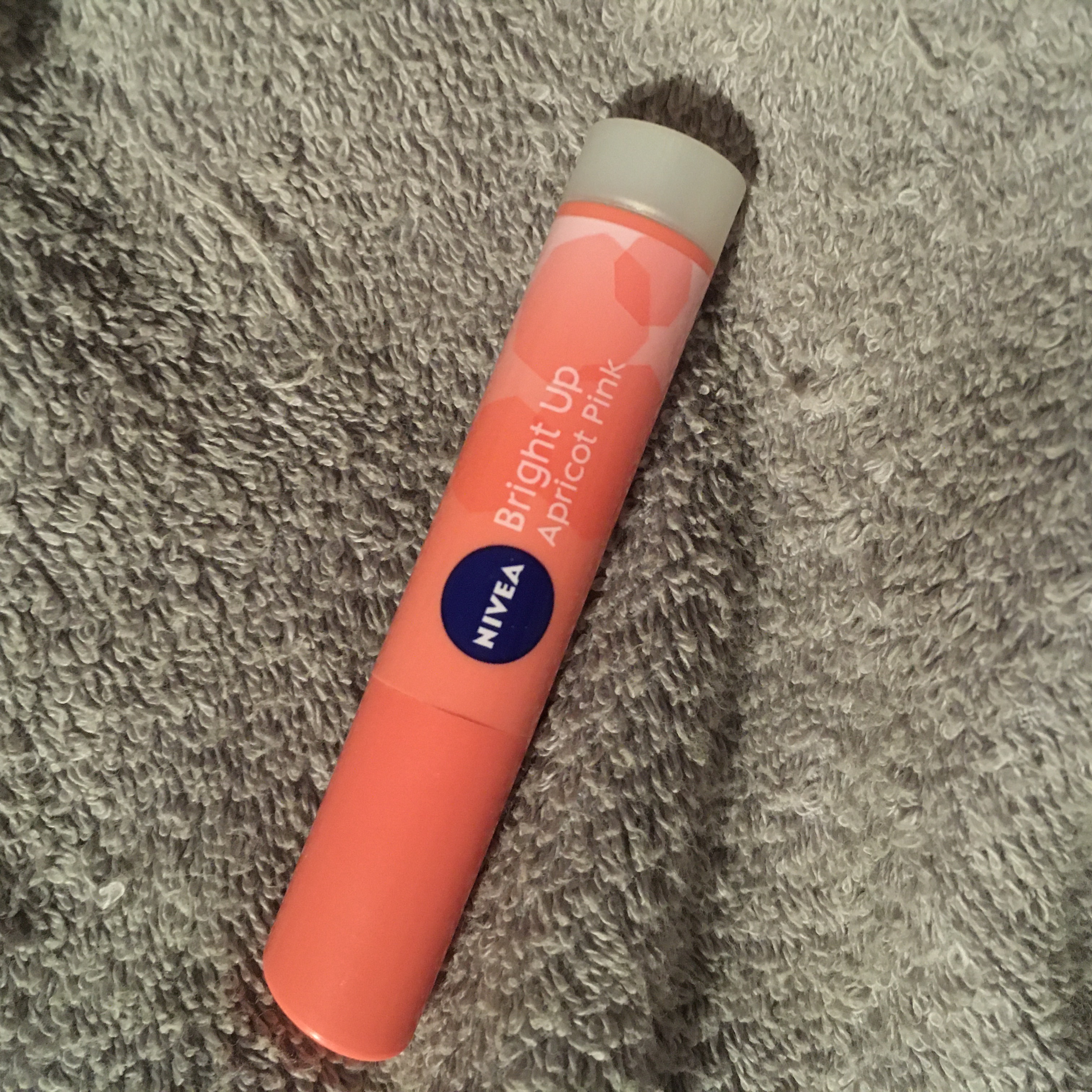 モイストピュアカラーリップ/ニベア/リップクリームを使ったクチコミ（1枚目）