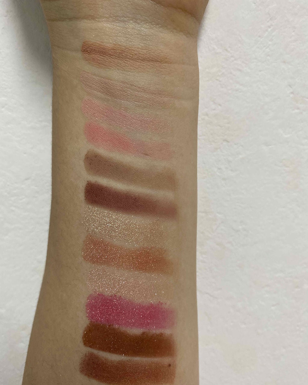 バレンタインボックス3ローズモーメント/VAVI MELLO/アイシャドウパレットを使ったクチコミ(2枚目)