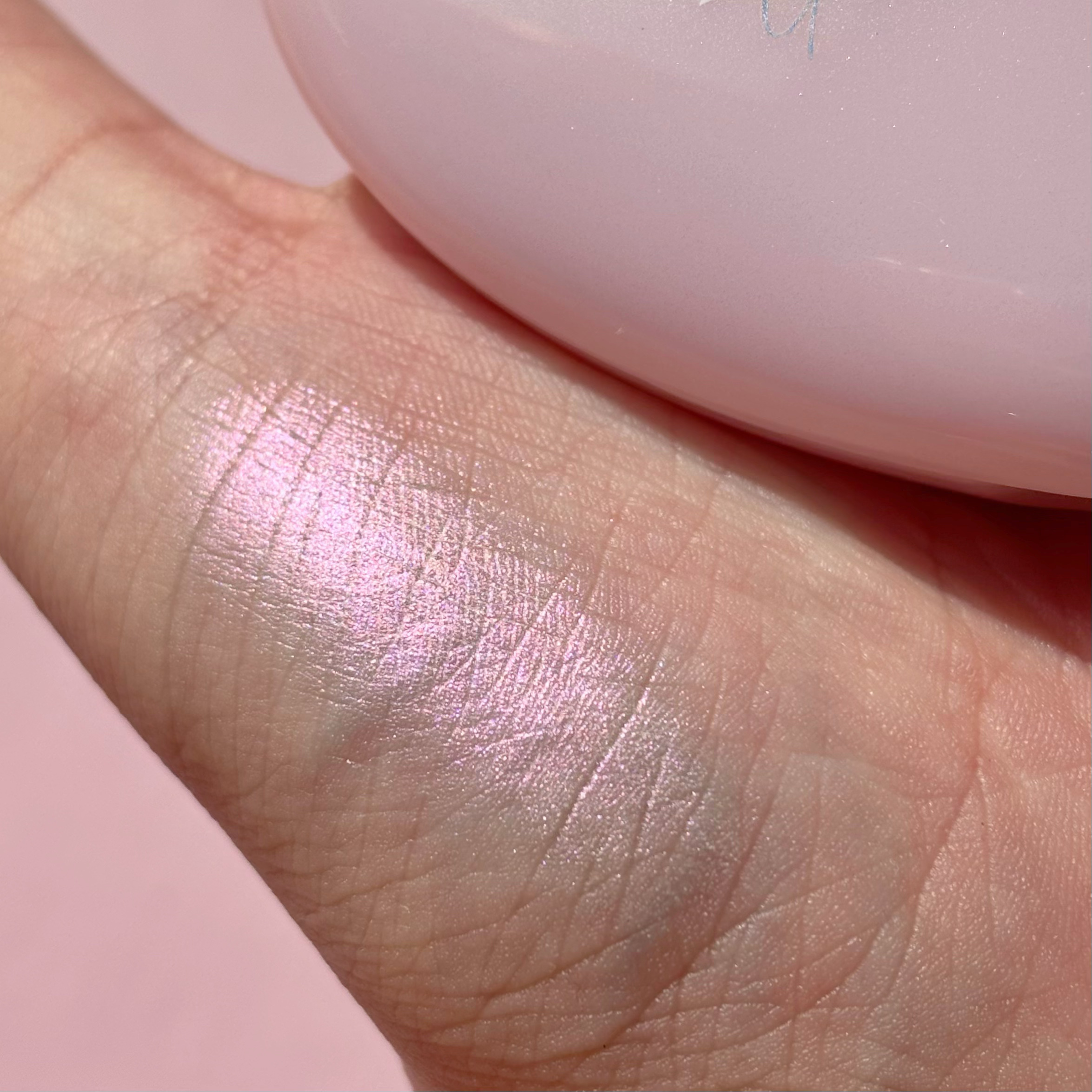 ラヴビーム グロウヴェール/lilybyred/パウダーハイライトを使ったクチコミ（3枚目）