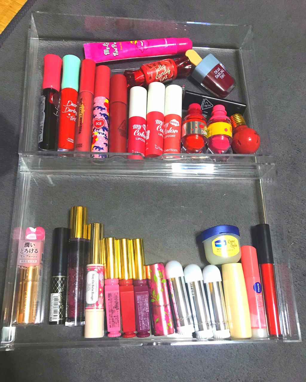 みく on LIPS 「私が持ってるリップ全てです!この中から紹介してほしいリップのリ..」(1枚目)