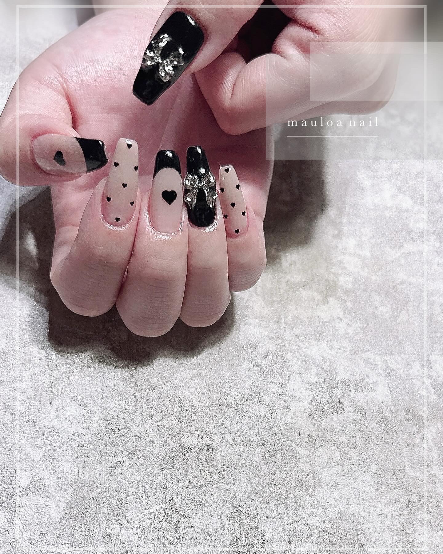 #ハートネイル,#ネイル,#アートネイル,#冬ネイル,#ブラックネイル,#リングネイル,#黒フレンチネイル,#ボルドーネイル,#マグネットネイル,#手書きアートネイル,#手書きハートネイル,#パーツネイル,#ハートネイル,#バレンタインネイル,#冬ネイル,#天王寺ネイルのネイルデザイン