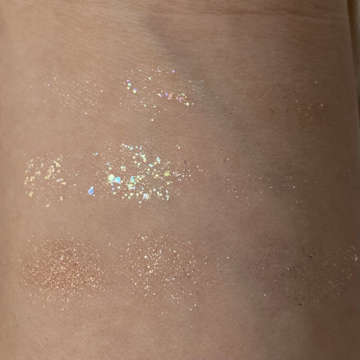 グリッターペディアアイパレット/unleashia/アイシャドウパレットを使ったクチコミ（3枚目）