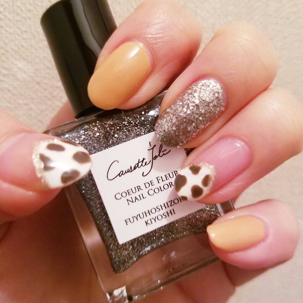 ネイルホリック リミテッドカラー Sweets Holic BE362/ネイルホリック/マニキュアを使ったクチコミ（1枚目）