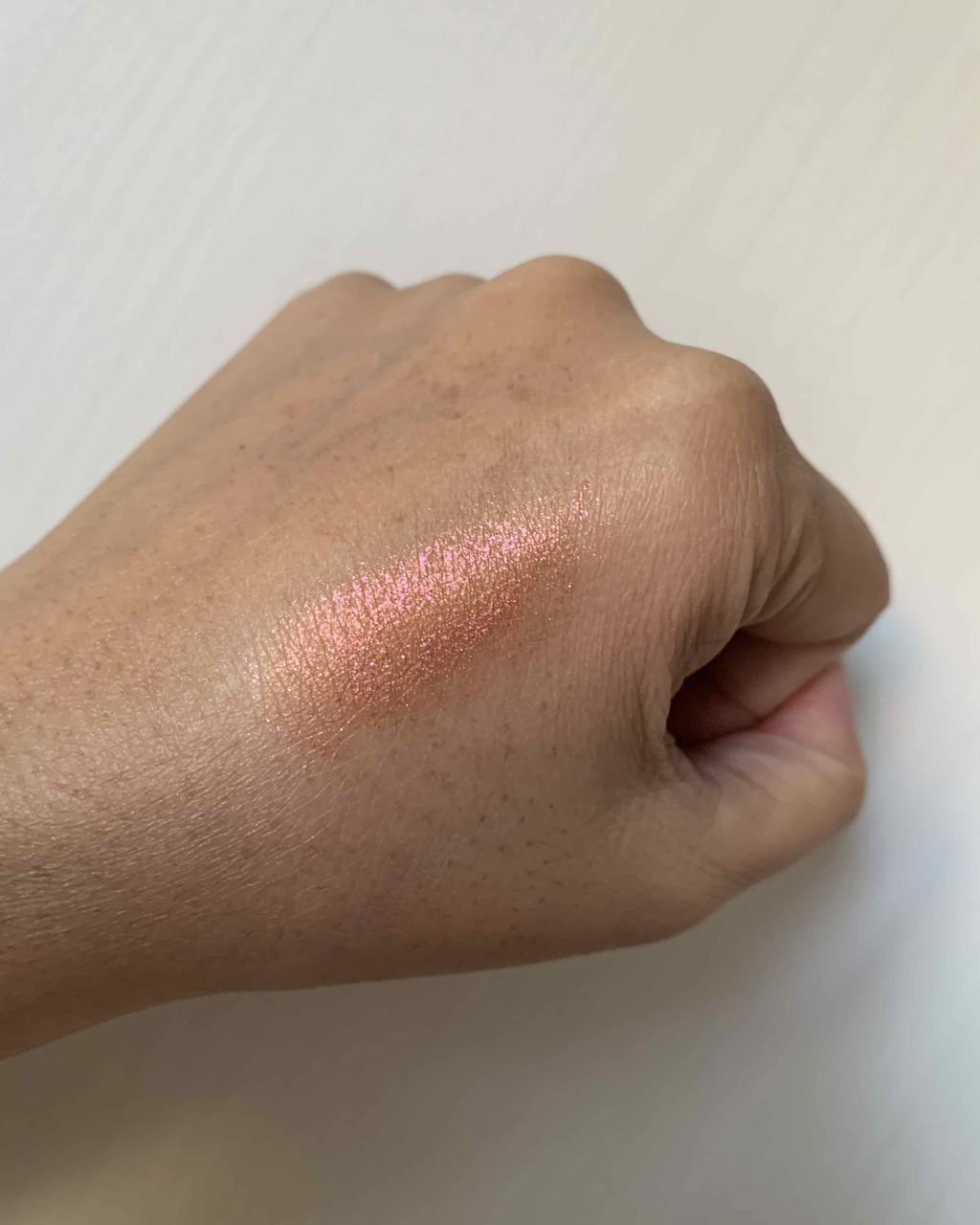 クリスタルホイップス ロングウェアリング シマ—リング アイシャドウ イッツ リット/Too Faced/リキッドアイシャドウを使ったクチコミ（3枚目）