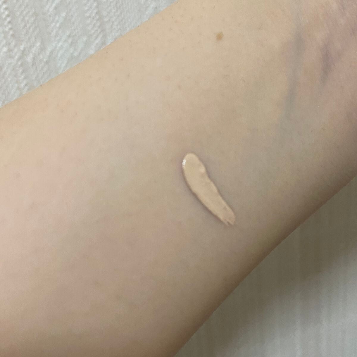 タトゥーウォータープルーフスカーコンシーラー/フォレンコス/リキッドコンシーラーを使ったクチコミ(3枚目)