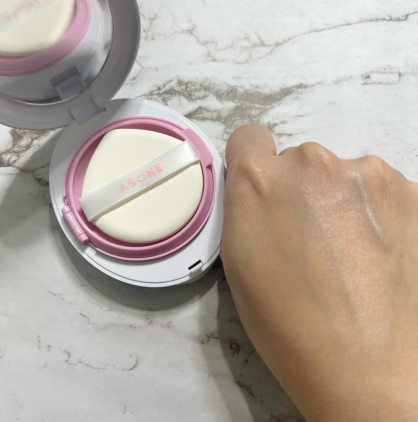 デューイーメッシュファンデーション/ASUNE /クッションファンデーションを使ったクチコミ(3枚目)