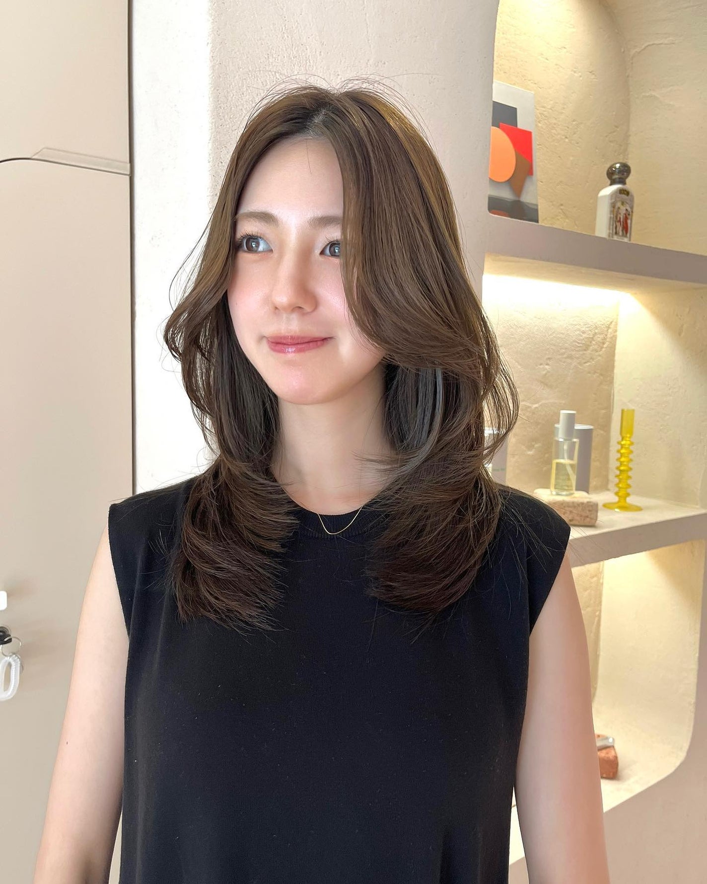 HARUNA on LIPS 「たっぷりレイヤー♡鎖骨辺りからスタートした、大人上品なレイヤー..」(3枚目)