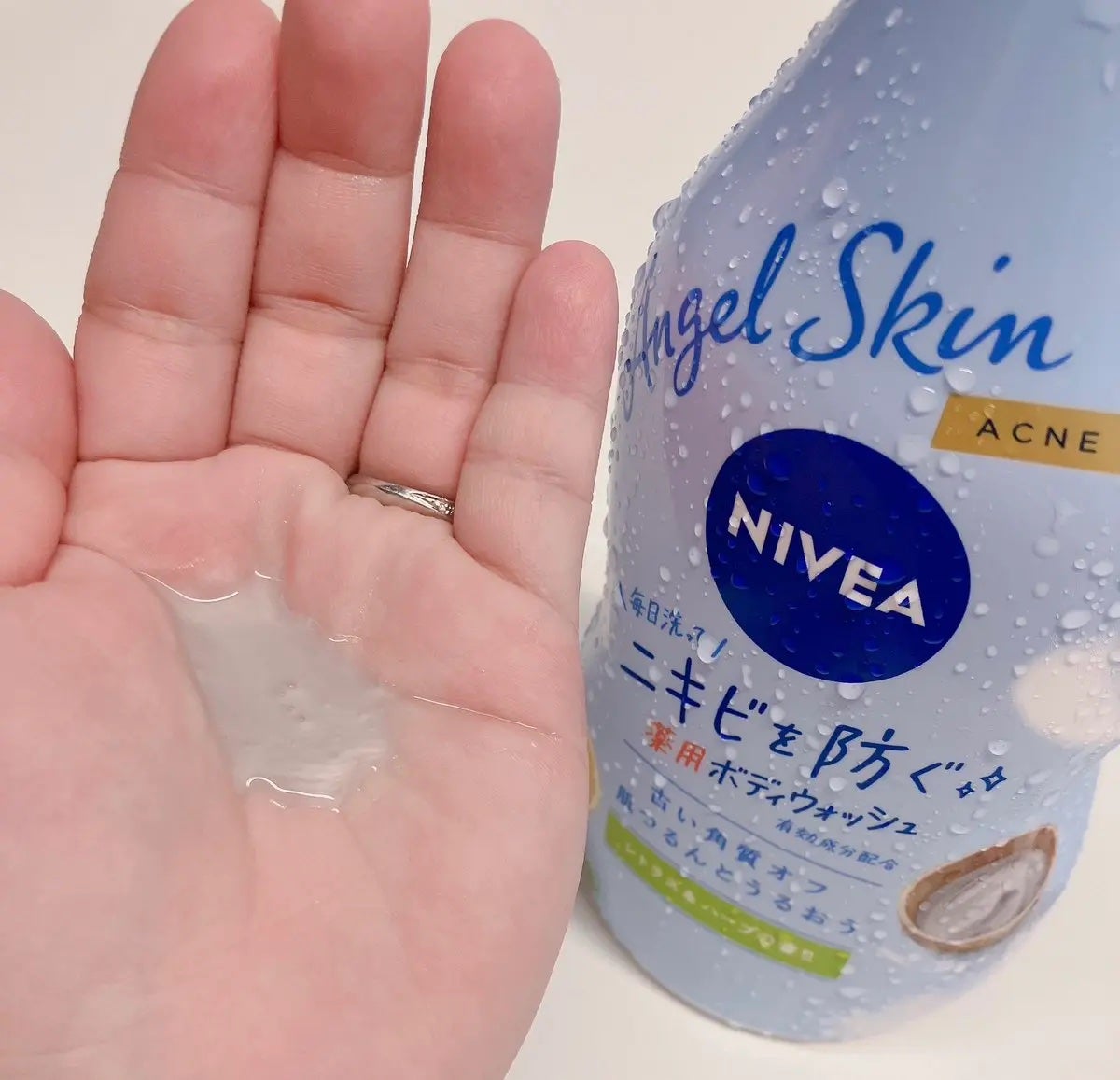 ニベア エンジェルスキン ボディウォッシュ アクネクリア 【医薬部外品】/ニベア/ボディソープを使ったクチコミ(2枚目)