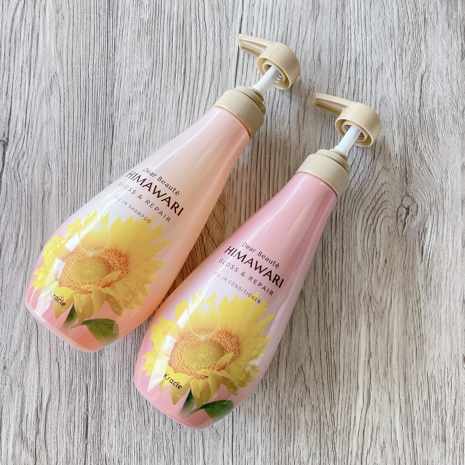 #PR #ディアボーテ オイルインシャンプー／オイルインコンディショナー を頂いて使ってみました🌻

香りも良くていつもよりも髪の毛のまとまる感じが好きでした☺️🤎

湿気などで広がりやすい髪ですが、
これを使うとうるおいが増した様に感