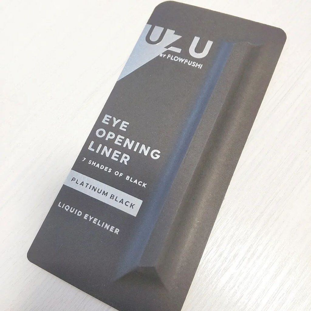 7 SHADES OF BLACK/UZU BY FLOWFUSHI/リキッドアイライナーを使ったクチコミ（2枚目）