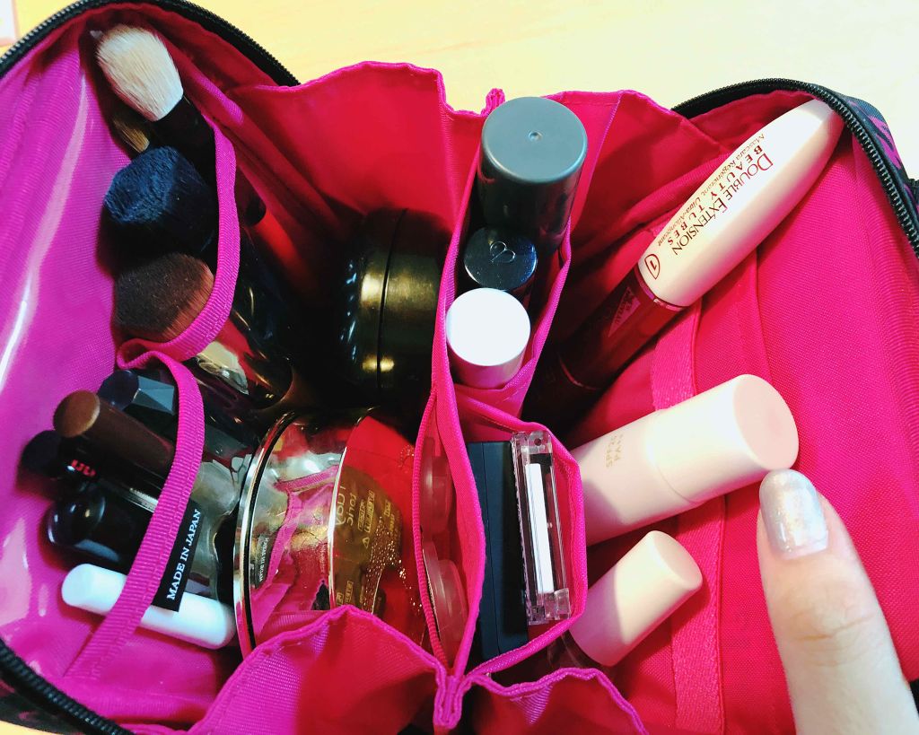 まろ on LIPS 「化粧ポーチ、ついに憧れのアルティザンアンドアーティストのスクエ..」(2枚目)